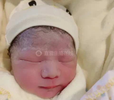 46岁AMH仅0.7仍成功妊娠，真正关键不是偏方而是尽早评估