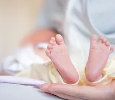 试管双胎不是买一送一，早产和剖宫产风险也可能一起到来